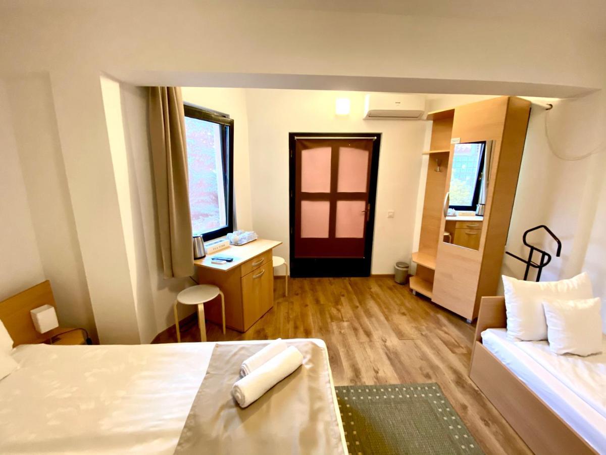 אורדאה Cristi'S Rooms - Pensiune מראה חיצוני תמונה
